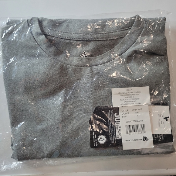 Tilly's VOLCOM Deadly Stones Boys Rash Guard - Picture 2 of 4